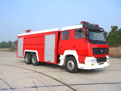 斯太爾雙橋水罐消防車(chē) 高效滅火的可靠伙伴